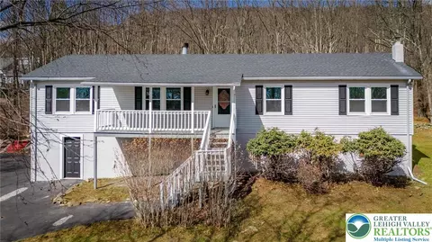 107 Mount Ranier Rd, Chestnuthill Twp, PA 18330