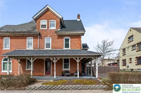 28 5th St, Perkasie, PA 18944