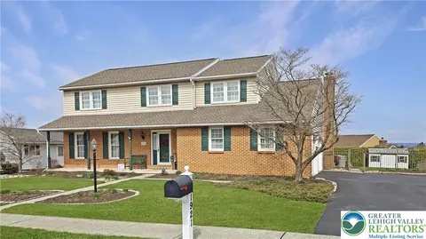 1921 Belleview Dr, Fullerton, PA 18052