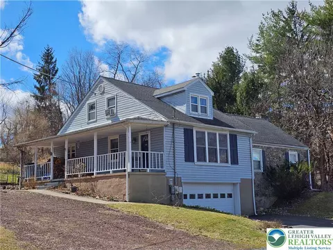 205 Valley View Rd, Hellertown, PA 18055