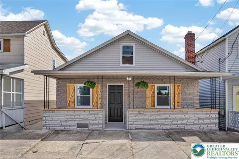 40 W Garibaldi Ave, Nesquehoning, PA 18240