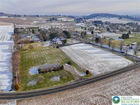 10114 Dietrich Rd, Macungie Twp, PA 18031