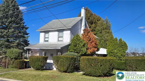 3214 S Front St, Hokendauqua, PA 18052