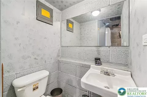 Bath - 732 Lyons St, Bethlehem, PA 18018 photo 2 of 2