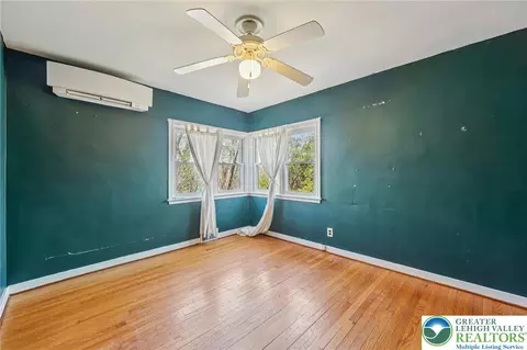 Bedroom - 732 Lyons St, Bethlehem, PA 18018 photo 1 of 5
