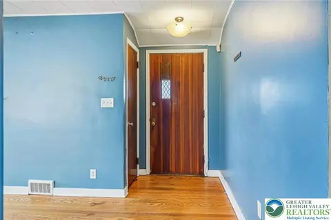 Entry Way - 732 Lyons St, Bethlehem, PA 18018 photo 1 of 2