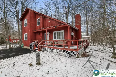 2638 Foxledge Dr, Coolbaugh Twp, PA 18466