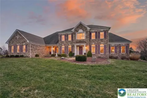 209 Donato Ct, Nazareth, PA 18064
