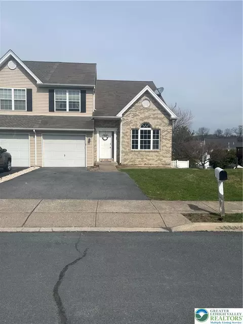 2197 Juniper Dr, Coplay, PA 18037