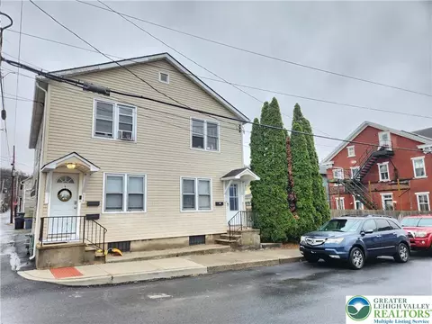 213 E Franklin St, Slatington, PA 18080