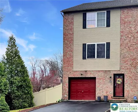 18 Jazz Cir, Fullerton, PA 18052