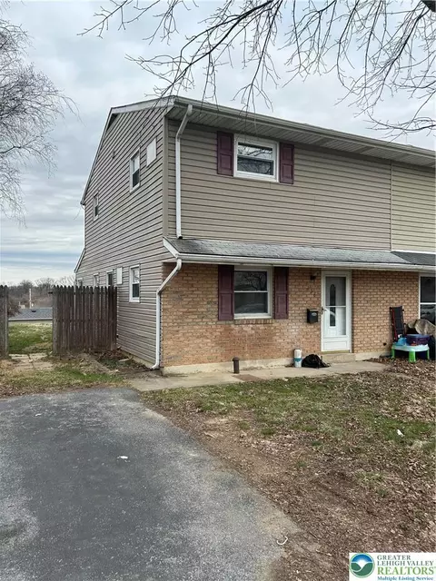 258 Poplar St, Catasauqua, PA 18032