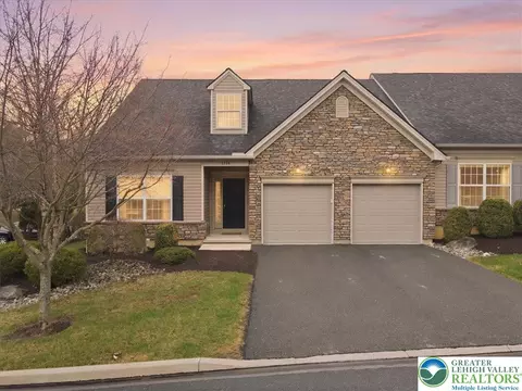 3686 Cottage Dr, Bethlehem, PA 18020