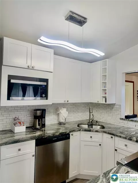 149 Motega Dr, Indian Mountain Lake, PA 18210