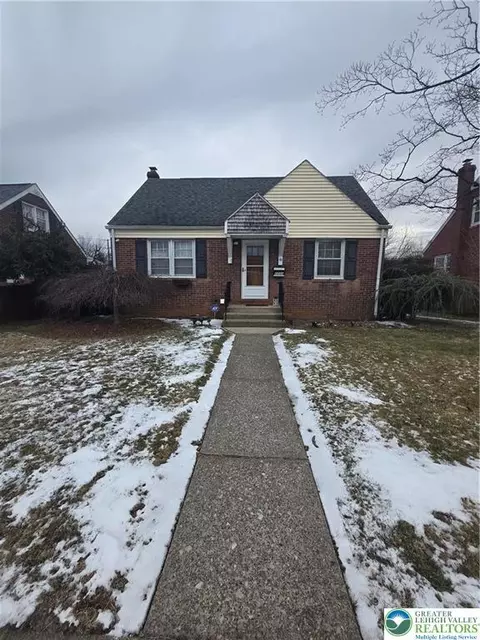 2236 Lincoln St, Bethlehem, PA 18017