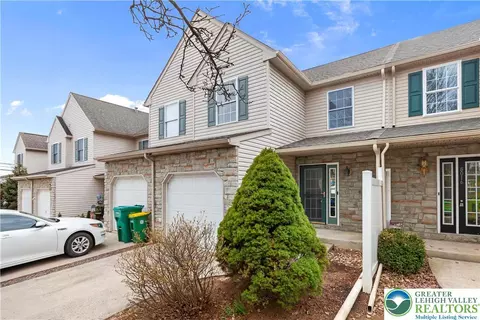 8014 Heritage Dr, Alburtis, PA 18011