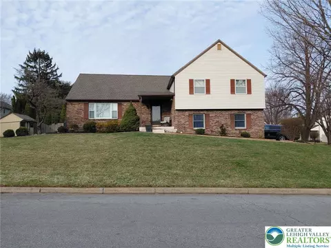 2802 Windy Hill Rd, Allentown, PA 18103