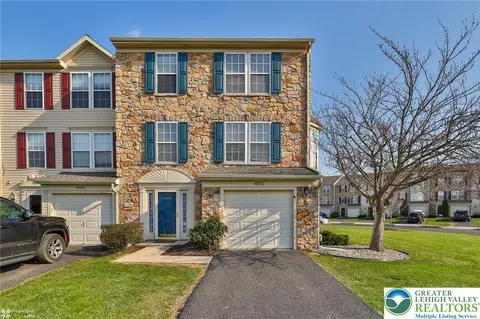 4072 Tournament Ct, Center Valley, PA 18034