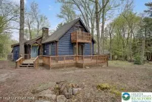 8 Buttonwood Rd, Lake Harmony, PA 18624