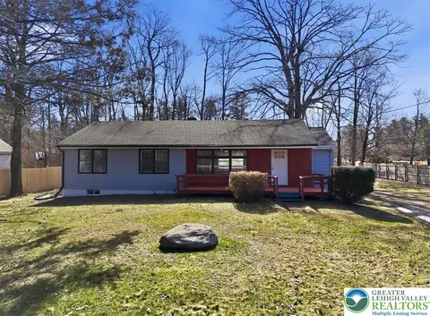 108 Sharbaugh Rd, Coolbaugh Twp, PA 18466