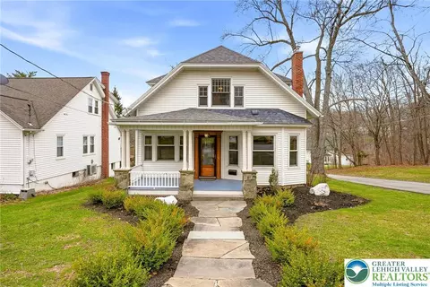 802 Poplar St, Clarks Summit, PA 18411
