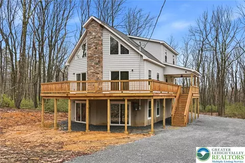 30 Susquehanna Dr, Jim Thorpe, PA 18229