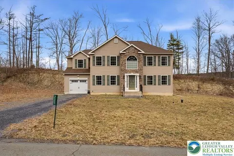 225 Swan Ct, East Stroudsburg, PA 18302