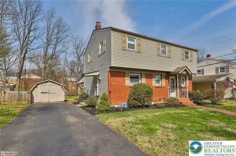 2246 Barrington Rd, Bethlehem, PA 18018