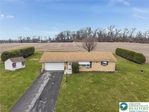 4722 Steuben Rd, Nazareth, PA 18064