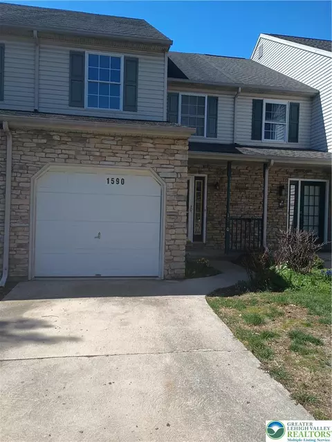1590 Pinewind, Alburtis, PA 18011
