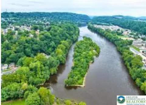 North Delaware Drive, Easton, PA 18042