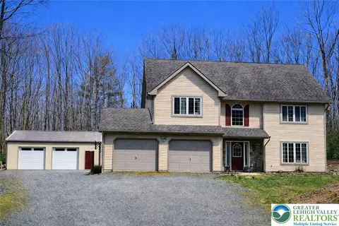 67 Forest Lake Dr, Jim Thorpe, PA 18229
