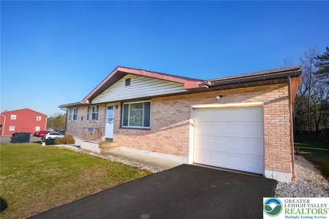 3745 Fireline Rd, Palmerton, PA 18071