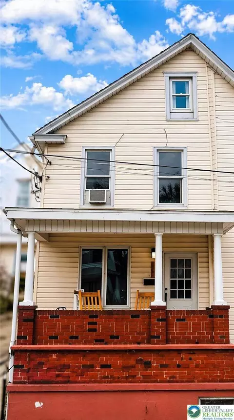 112 E Amidon St, Summit Hill, PA 18250