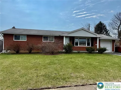 3017 Birch St S, Hokendauqua, PA 18052