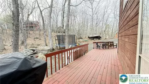 Exterior - 5933 Decker Rd, Saw Creek, PA 18324 photo 4 of 18