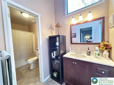 Bath - 5933 Decker Rd, Saw Creek, PA 18324 photo 1 of 3
