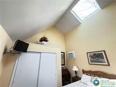 Bedroom - 5933 Decker Rd, Saw Creek, PA 18324 photo 6 of 8