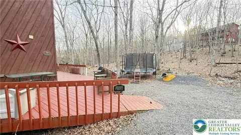 Exterior - 5933 Decker Rd, Saw Creek, PA 18324 photo 6 of 18