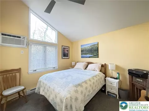 Bedroom - 5933 Decker Rd, Saw Creek, PA 18324 photo 4 of 8