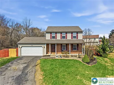 1019 Lincoln St, Freemansburg, PA 18017