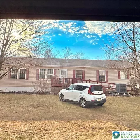 432 Old Allentown Rd, Wind Gap, PA 18091