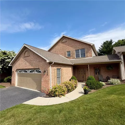 660 Heiden Dr, Hummelstown, PA 17036