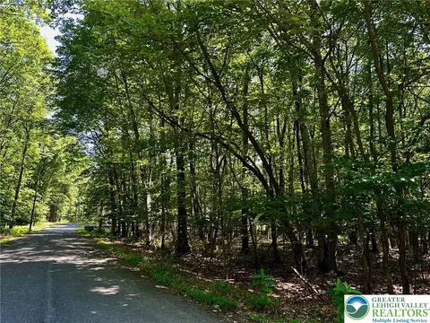 500 Sumac Ct, Polk Twp, PA 18058