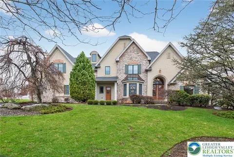 45 Crest Blvd, Palmer Township, PA 18045
