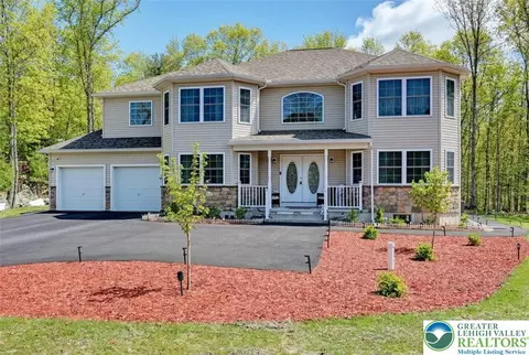 235 Jackie Ct, East Stroudsburg, PA 18302