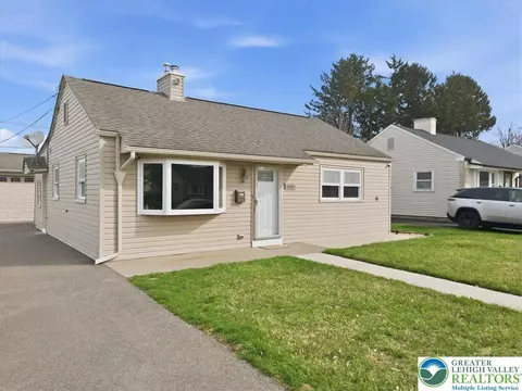 1715 Lansdale Ave, Bethlehem, PA 18017