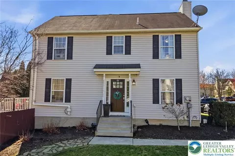 955 Ramblewood Ln, Freemansburg, PA 18017