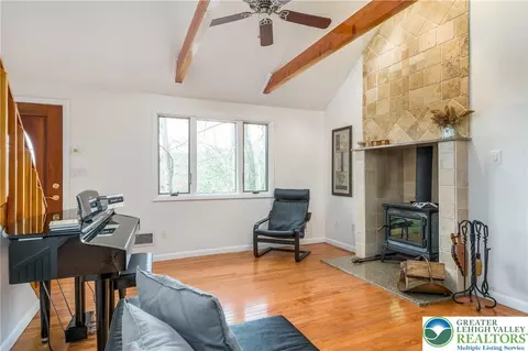 Living - 6159 Decker Rd, Saw Creek, PA 18324 photo 1 of 4