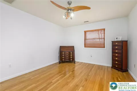 Bedroom - 6159 Decker Rd, Saw Creek, PA 18324 photo 5 of 8